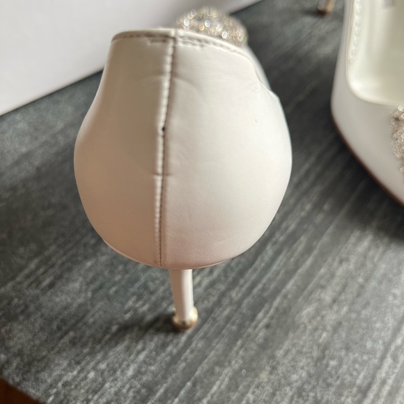 MANOLO BLAHNIK Hangisi Crystal Buckle Pump Leather, NEW - Picture 10 of 14